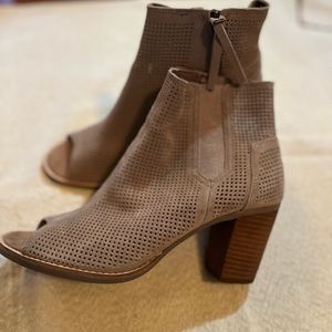 TOMS Majorca Peep Toes Shoes